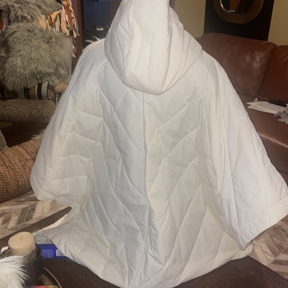 Coat - Picture 2 of 4